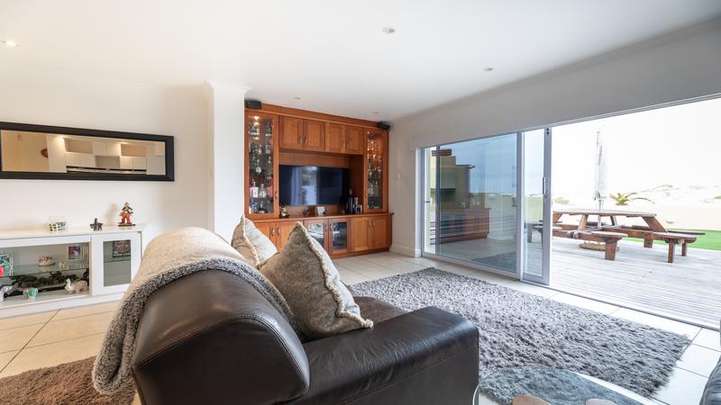 To Let 3 Bedroom Property for Rent in Van Riebeeckstrand Western Cape